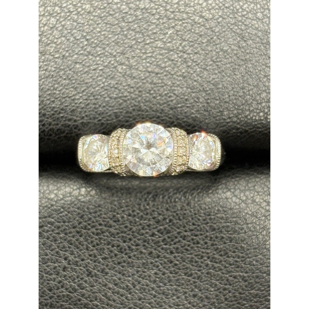 EUC Sterling Silver Cubic Zirconia 3-Stone Ring 5 Grams Size 7 F8